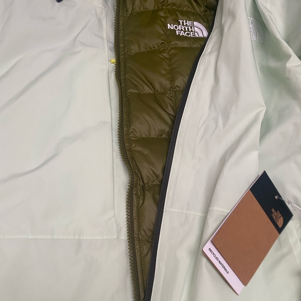 The North Face Thermoball Eco Snow Triclimate 3-in-1 Jacket - Picture 9 of 13
